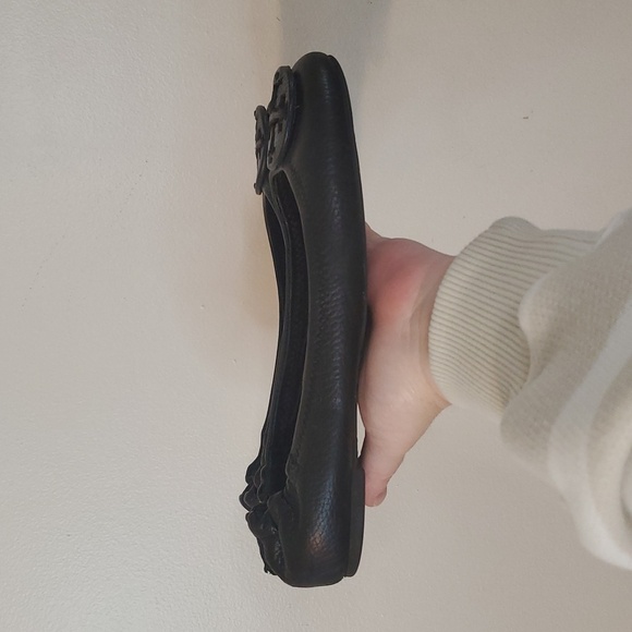 Tory Burch Black Leather Ballet Flats Size 8 Minimalist Preppy Office Attire - Picture 3 of 16